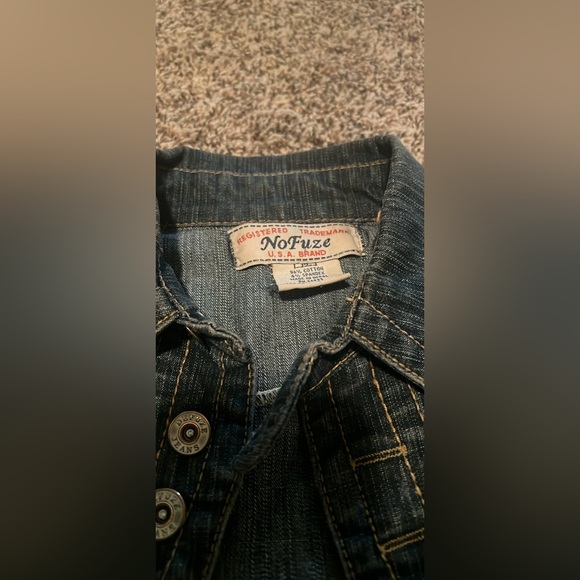 Womans cropped jean jacket - Picture 5 of 8
